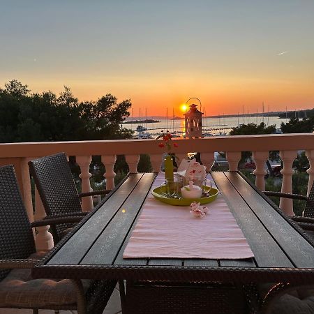 Marela Apartments Драге Екстер'єр фото